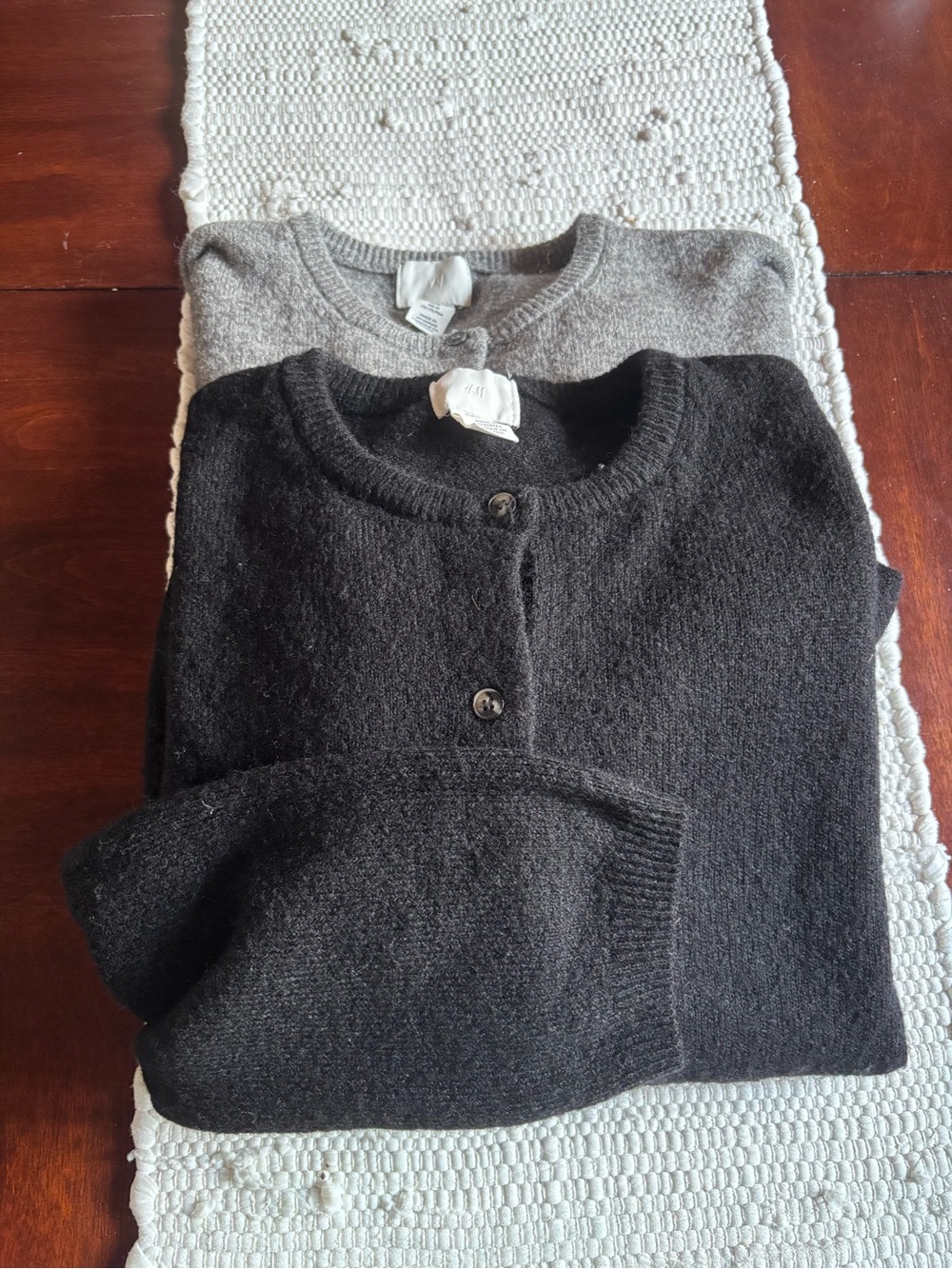 Bundle of H&M cardigan size médium